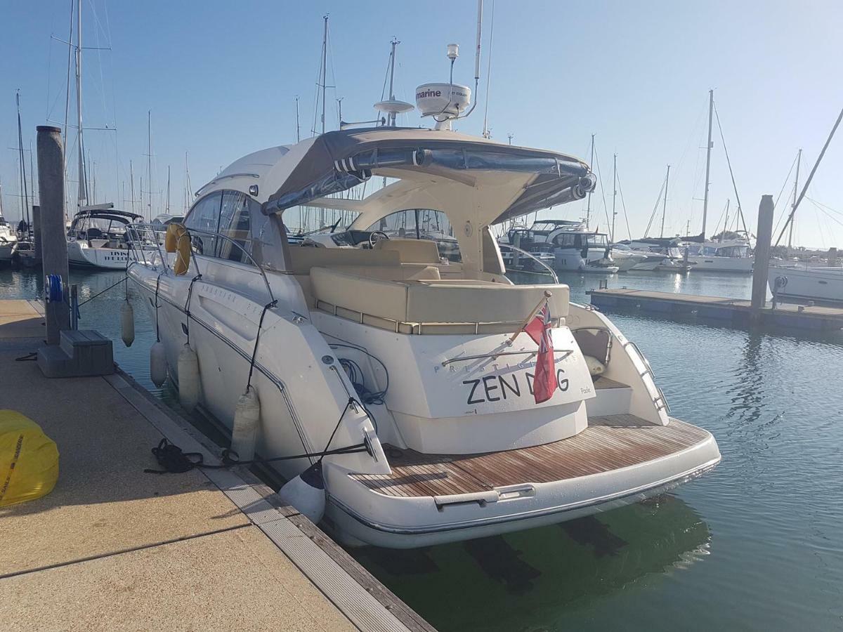 Hotel Zen Dog Luxury Motor Yacht Lymington Exterior foto