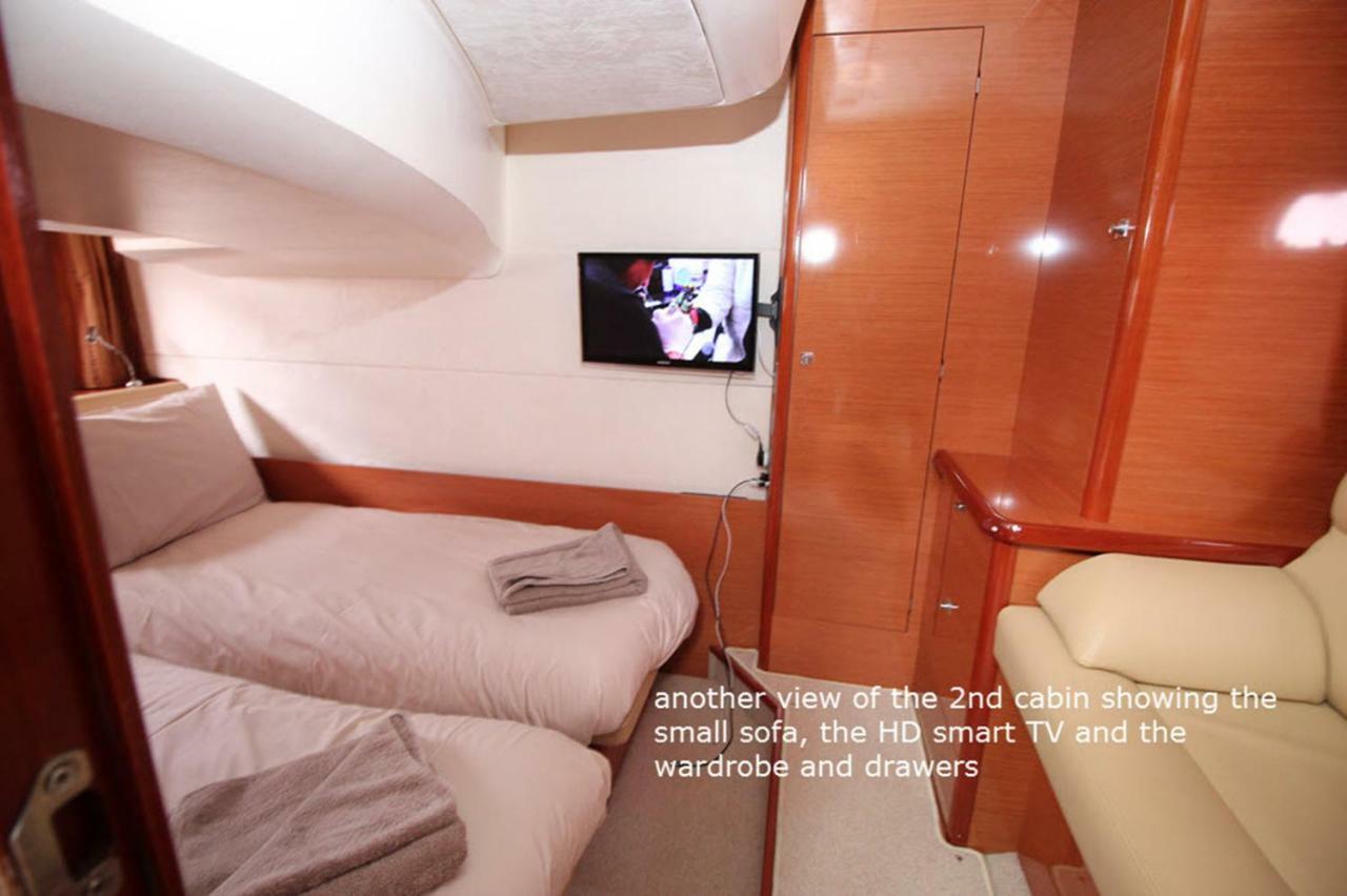 Hotel Zen Dog Luxury Motor Yacht Lymington Exterior foto